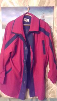 Куртка красная осенняя