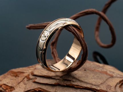 Золотое кольцо с бриллиантами