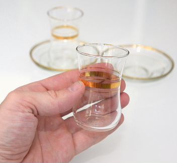 Армуды (Богмалы) с блюдцами для чая