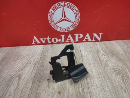 Замок капота Mercedes W204 C204 M271turbo 2014