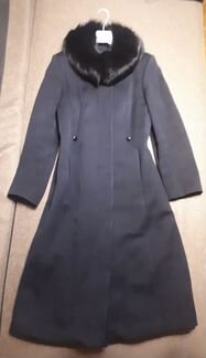 Зимнее пальто с песцовым воротником 46-48