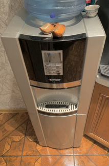 Кулер для воды с холодильником