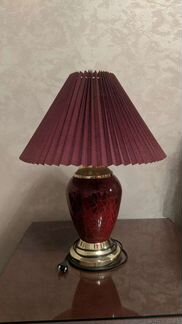 Лампа настольная с абажуром