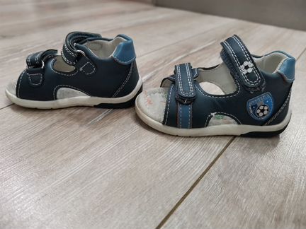 Продаются сандали