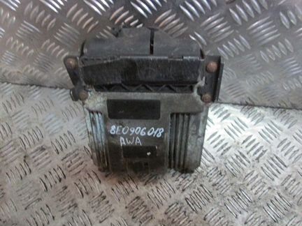 Блок управления двигателем 8E0906018
