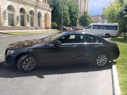 Аренда Мерседес Е класса с водителем в Москве