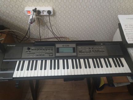 Синтезатор Roland E-09