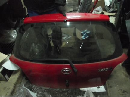 Крышка багажника Toyota Yaris 1999-2006