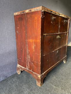 Антикварный комод