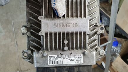 Блок управления двигателем 6M51-12A650-TC