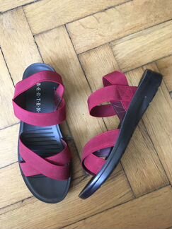 Новые босоножки