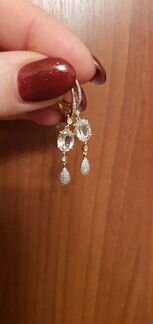 Золотые серьги с белыми топазами и бриллиантами