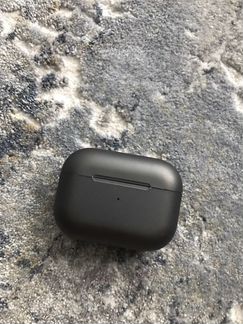 Зарядный кейс для AirPods Pro