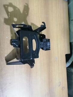 Mercedes w212 кронштейн крепления акб