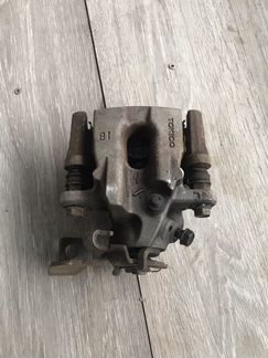 Левый суппорт Тойота Аурис Toyota Auris E150