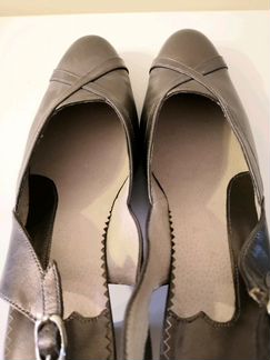 Босоножки кожаные новые (41-42 размер)