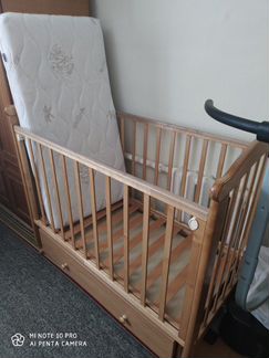 Детская кроватка с матрасом