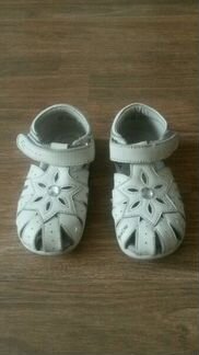 Сандалии для девочки