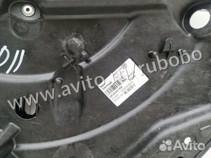 Стеклоподъемник задний правый 5K4839462 VW Golf VI