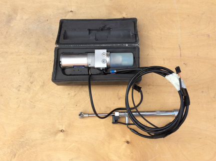 Насос открывания багажника Mercedes W221 S 221