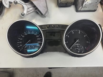 Мерседес Бенц мл164 Приборная панель Mercedes