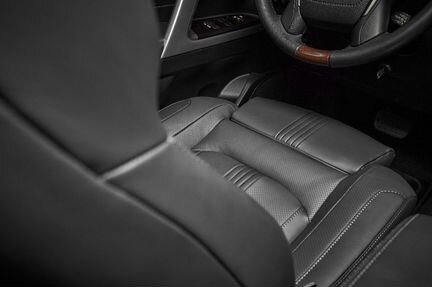 Передние комфортные кресла carat в Toyota LC200