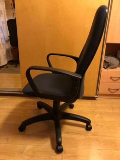 Кресло компьютерное,ткань синее,отличное состояние