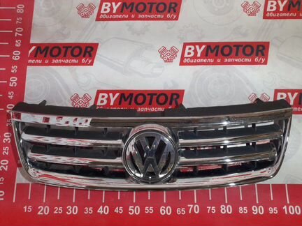Решетка радиатора Volkswagen Touareg BKS