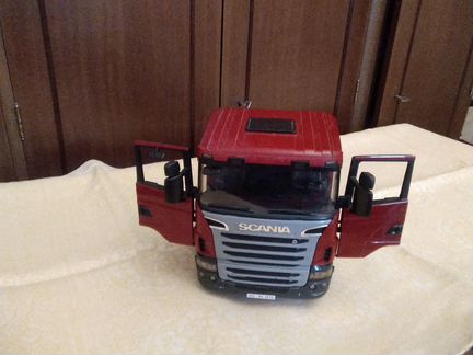 Тягач scania Bruder