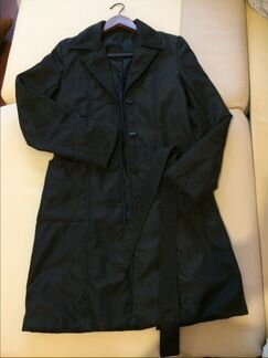 Черный осенний плащ классический