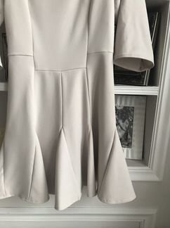 Платье нюдового оттенка