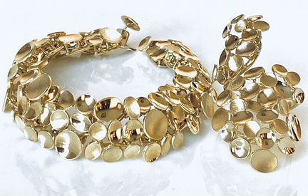 Золотой браслет и кольцо