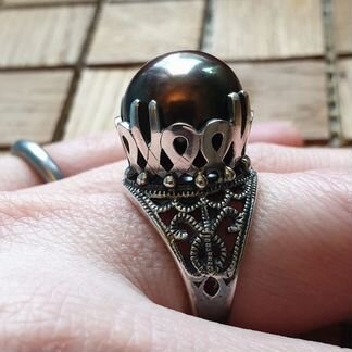 «Величественное» кольцо с шоколадным жемчугом