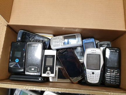 Телефоны на запчасти. ретро телефоны.сумка телефон