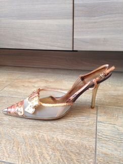 Босоножки золотые Twice