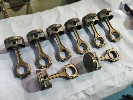 Поршень+шатун на Мерседес 6.3AMG-M156