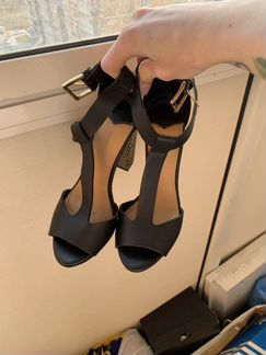 Босоножки Stradivarius