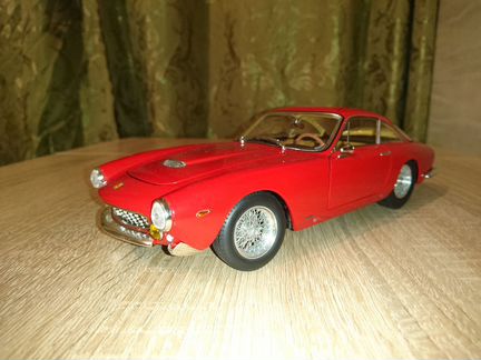 1:18 Ferrari 250 GT Berlinetta Lusso