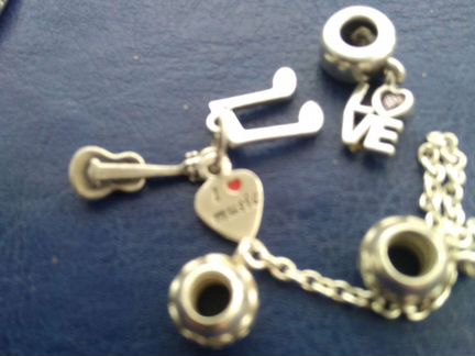 Браслет и шармы