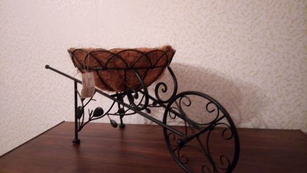 Подставка для цветов (кашпо)