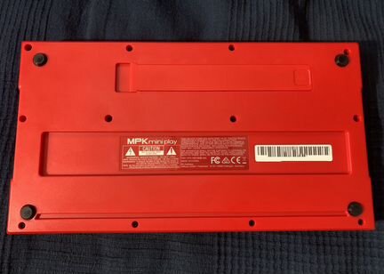 Midi контроллер Akai MPK mini play