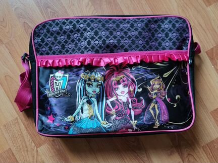 Новая Сумка Monster high с ремешком и доп. кармано