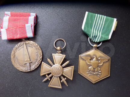 Медали и знаки разных стран