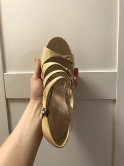 Бежевые туфли Casadei