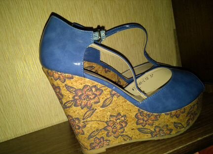 Босоножки женские