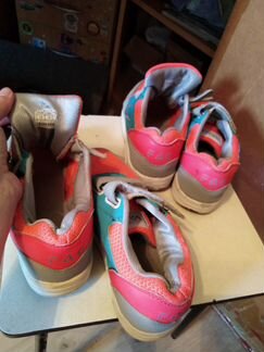 Продам кроссовки