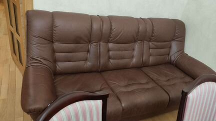 Диван кожаный раскладной