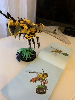 Пчела lego с двигающимися крыльями