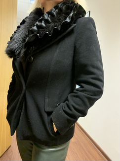 Полупальто с меховым воротником