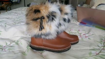 Новые детские зимние сапоги